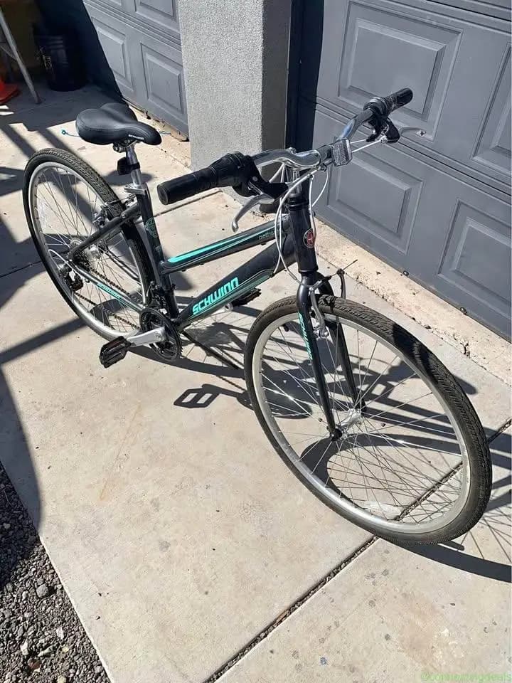 Women’s Scwinn bike - Image 1