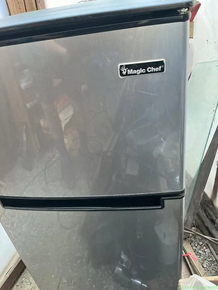 Small fridge - Image 1