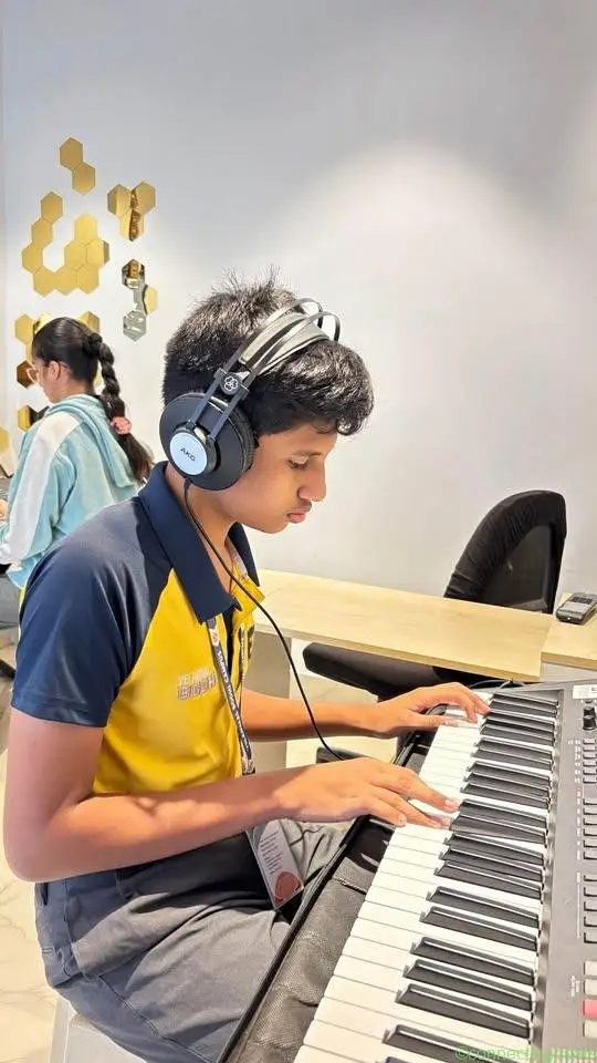 Casio keyboards & Piano - Image 1