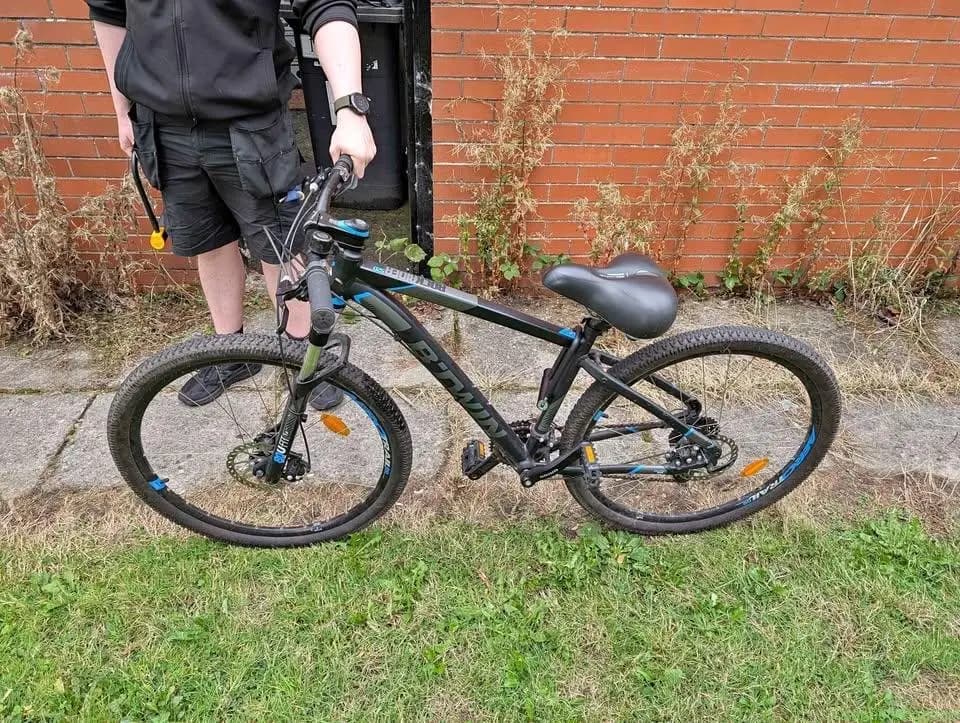 B’Twin Rockrider 520 Mountain Bike – 27.5"