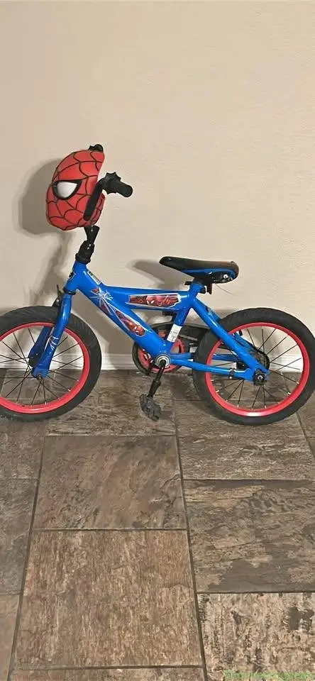 Spider-Man kids bike - Image 1