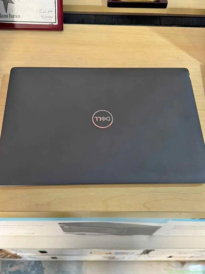 Dell i3 11th Gen. Laptop 8GB RAM 256 SSD