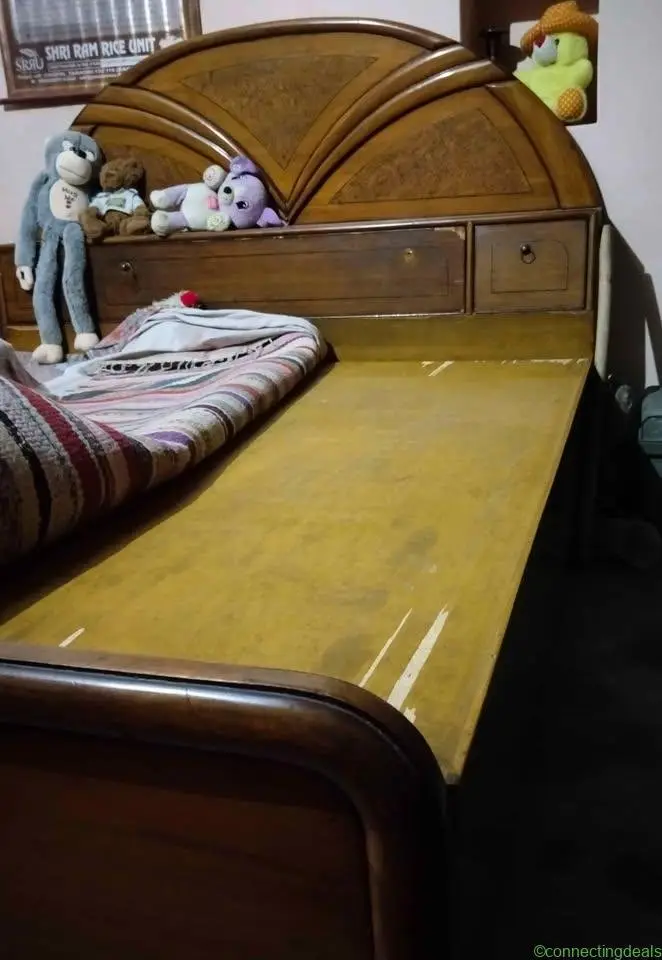 Sagvan double bed