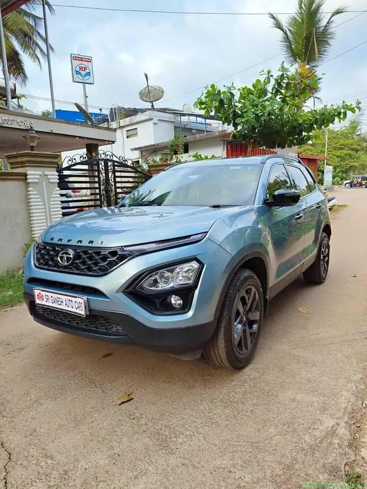 TATA SAFARI - Image 1
