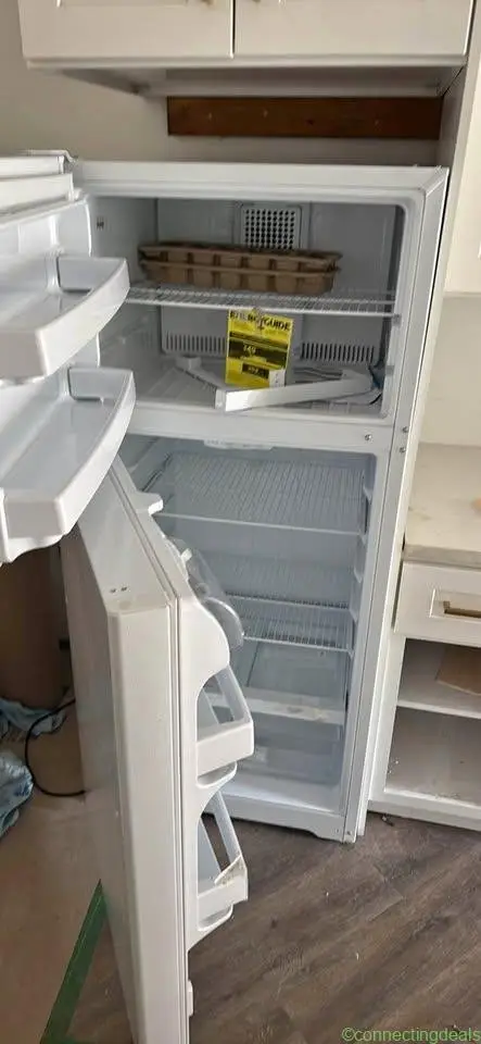 White Top-Freezer Refrigerator