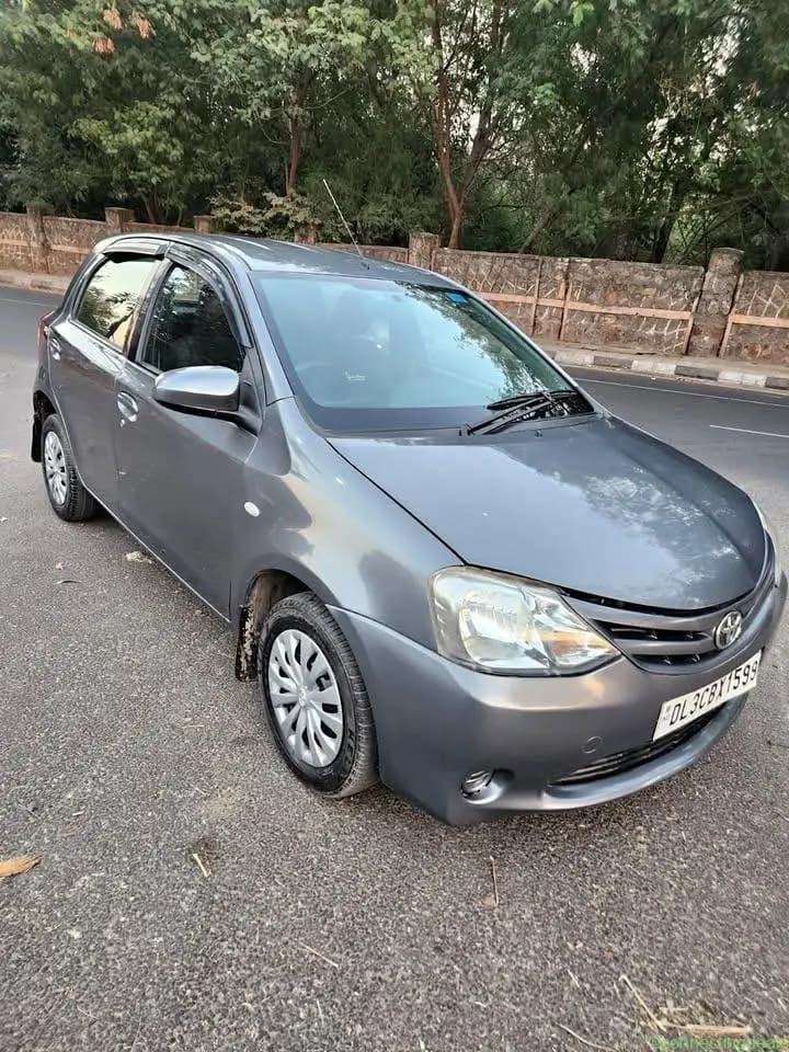 2013 TOYOTA ETIOS LIVA G 2013