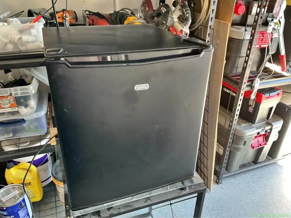 Mini fridge - Image 1