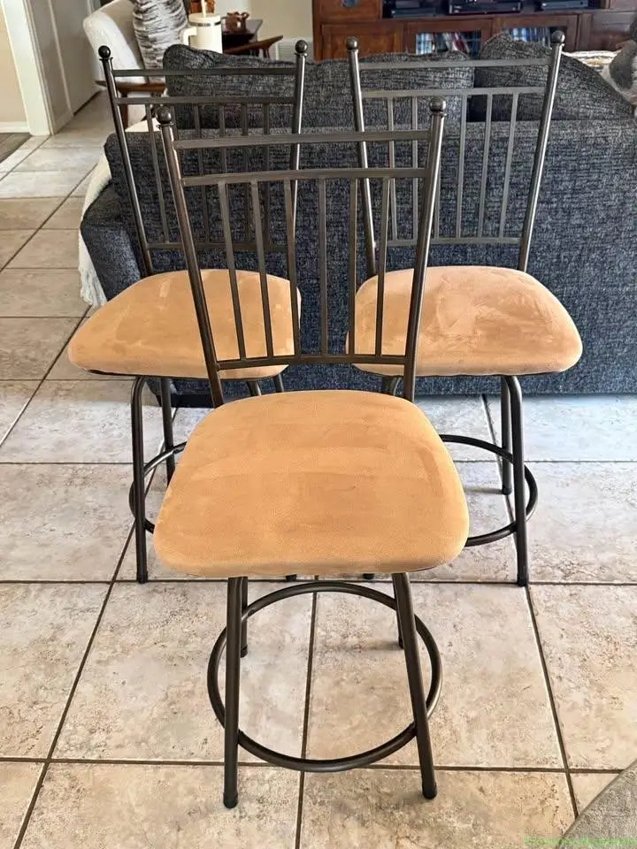 Swivel Countertop Bar Stools