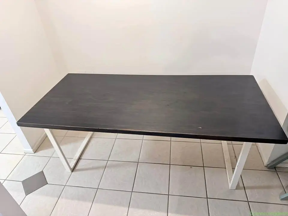 Dining room table