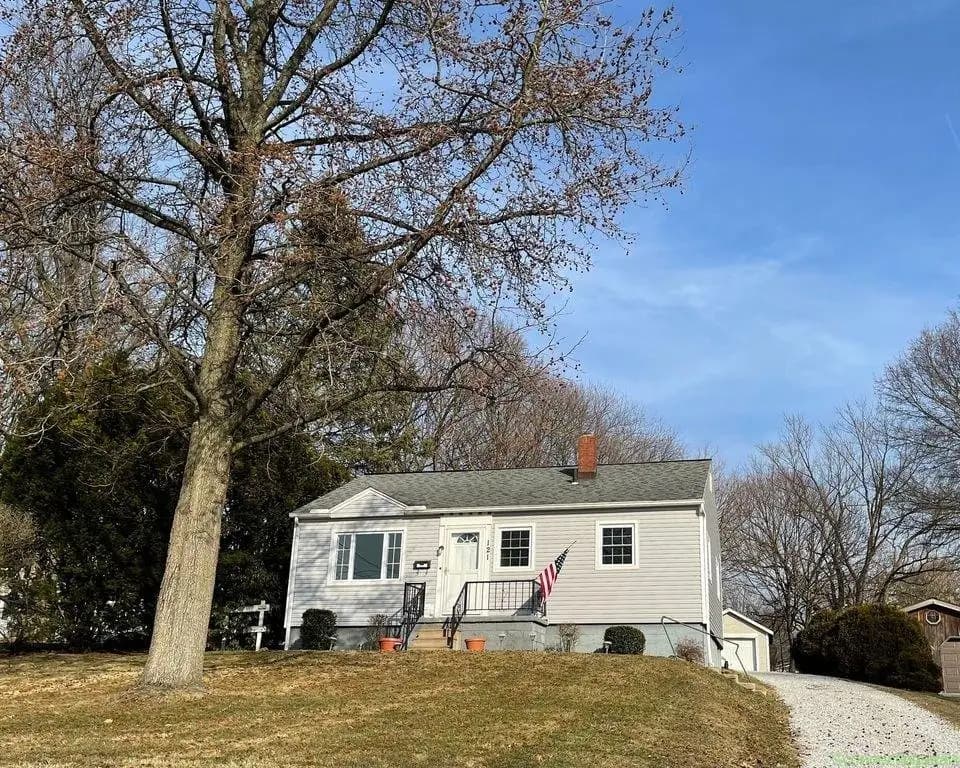 3 Beds 1 Bath - House - Image 1