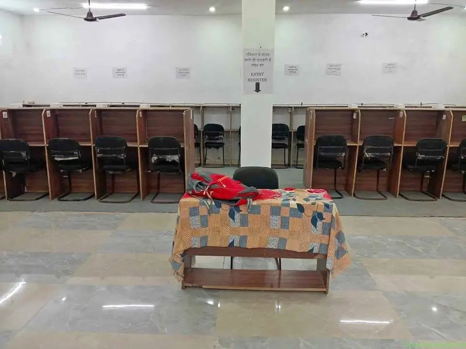 अलवर में स्थित ये लाइब्रेरी बिकाऊ है अगर किसी