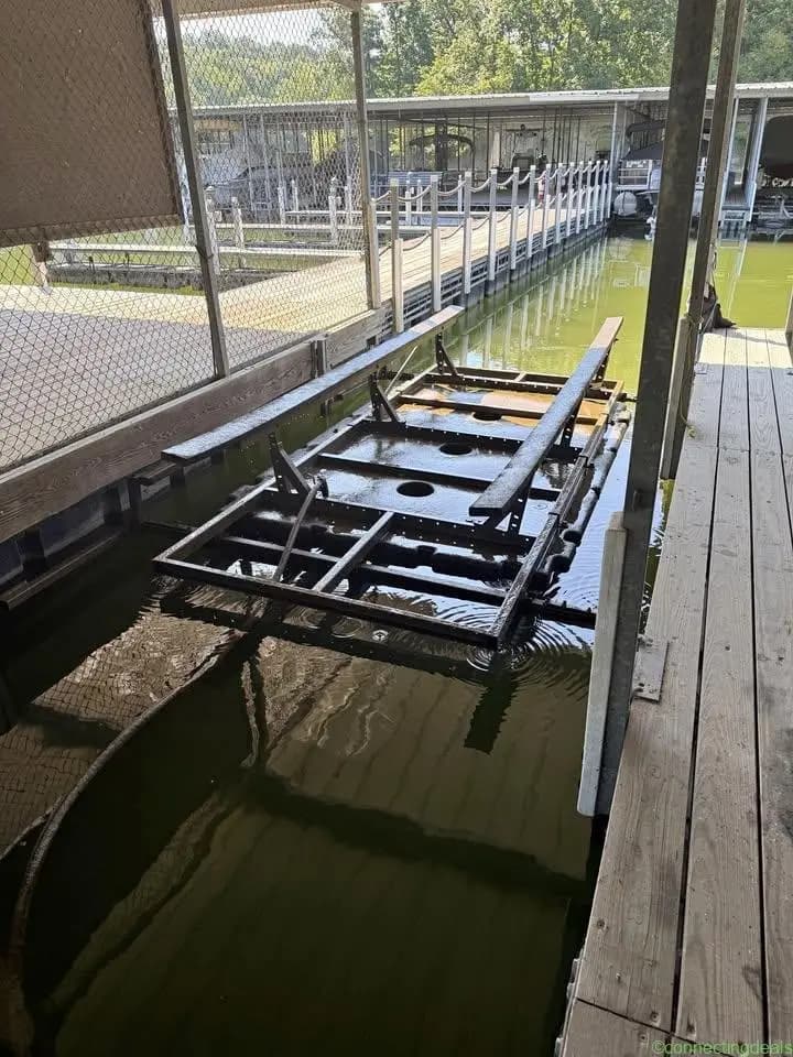 8,000 Boat Lift, FiberSteel