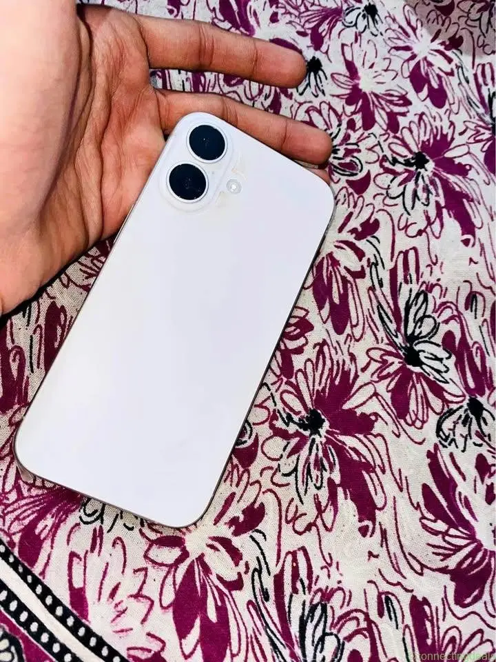 iPhone 16