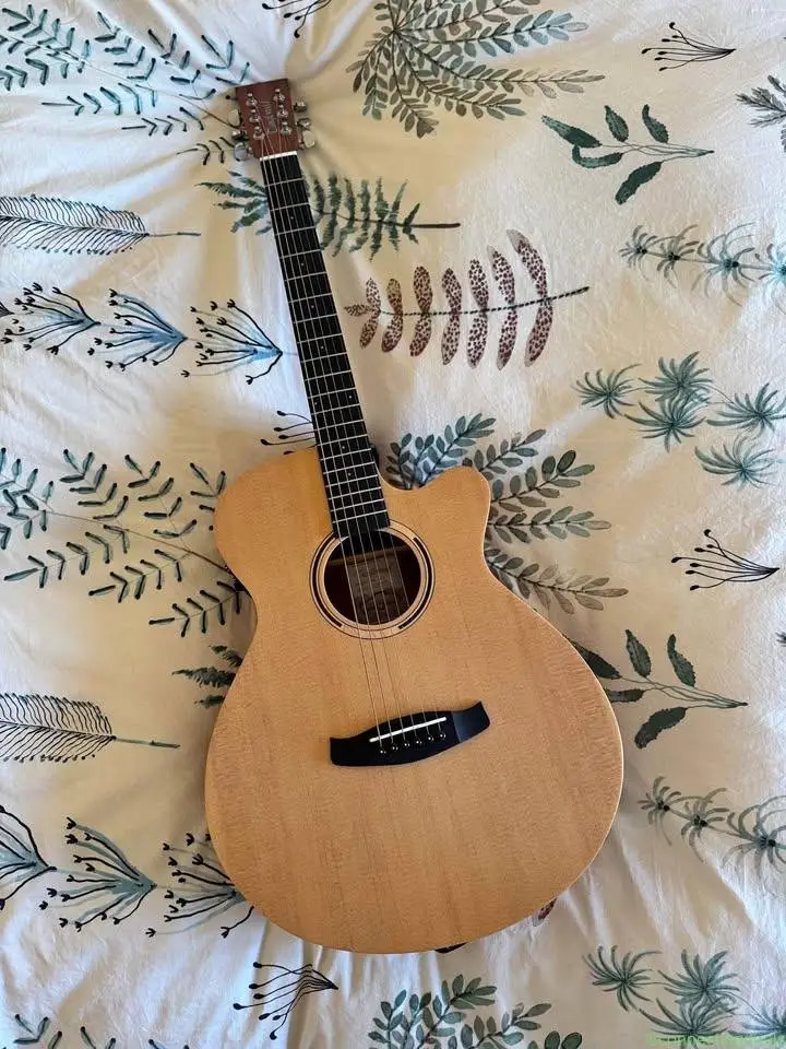 🎸 Tanglewood Acoustic Guitar