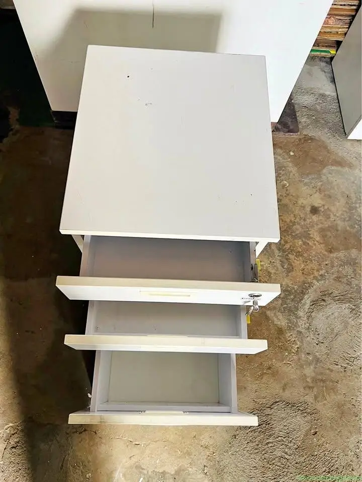 Pedestal box