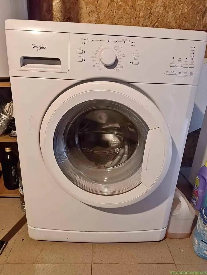 Vând mașina de spălat whirlpool 6 kg