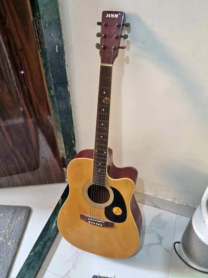Guitar for sale