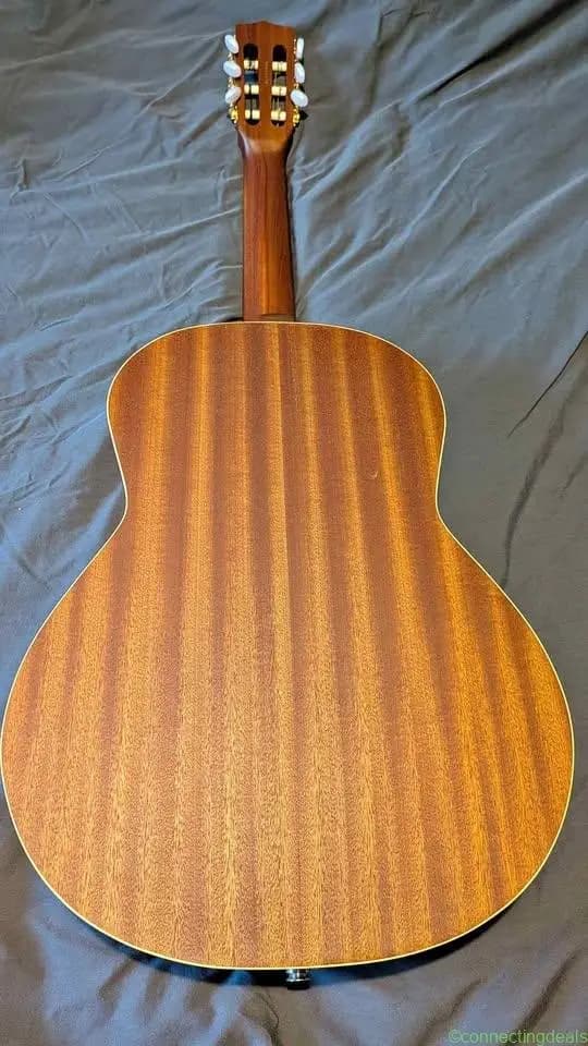 Acoustic guitar wanted