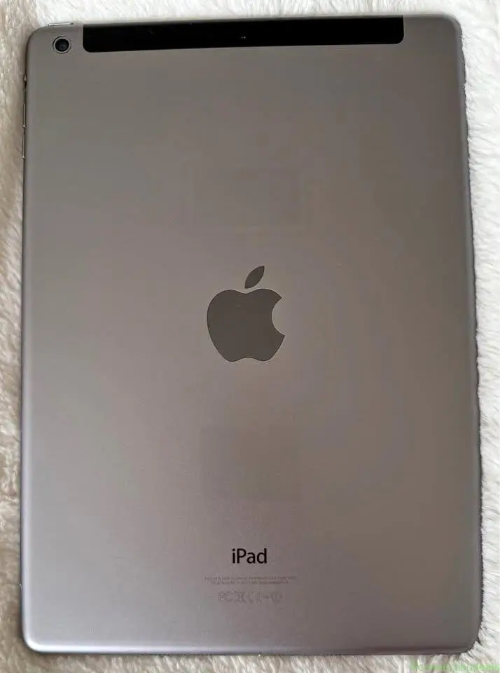 Apple iPad Air 1st Generation – 32GB – Wi-Fi +