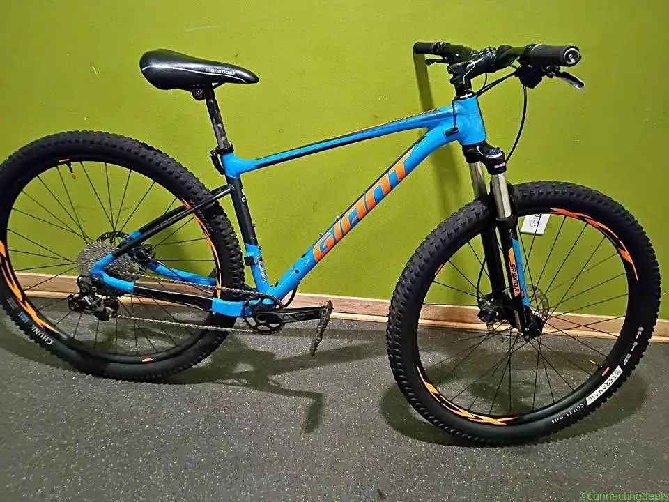 Giant Fathom 29er Mountain Bike. Posting for