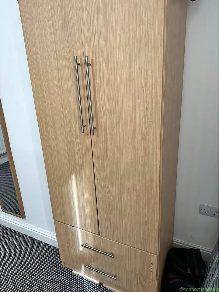 Cabinet/ drawers