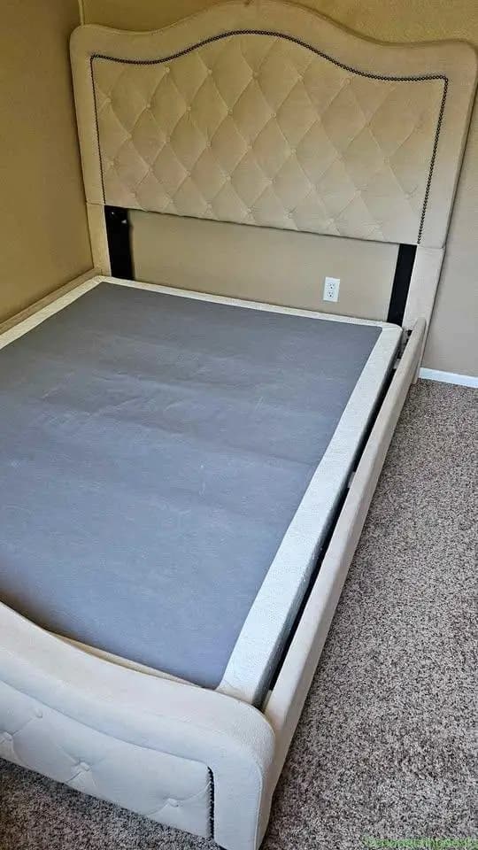 Queen bed frame - Image 1