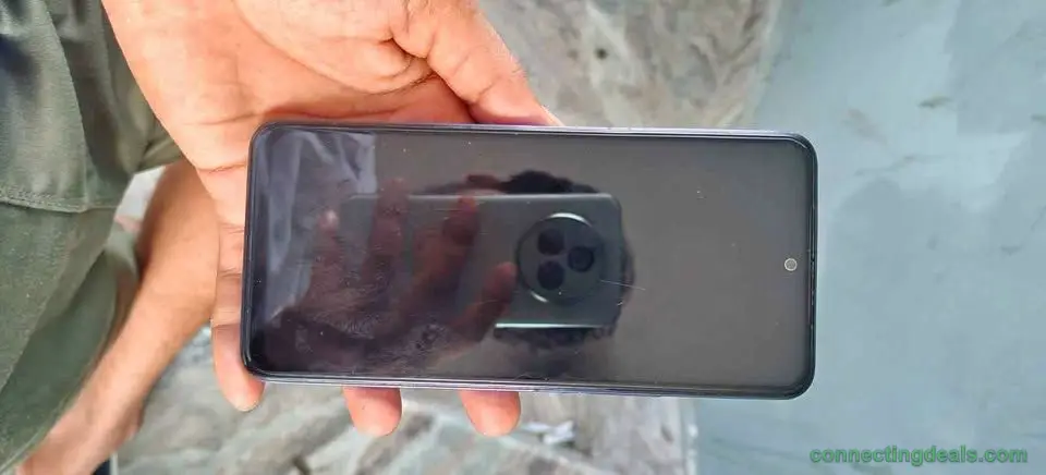 Ye phone bilkul theek hai vivo y200e 8gb 128gb