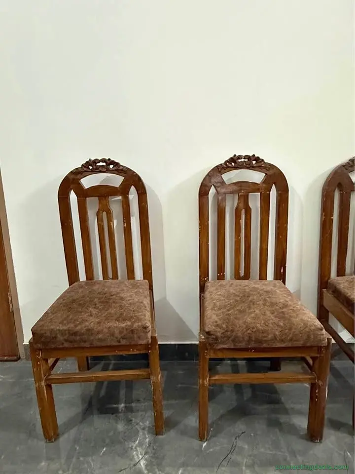 Dining table with 6 chair