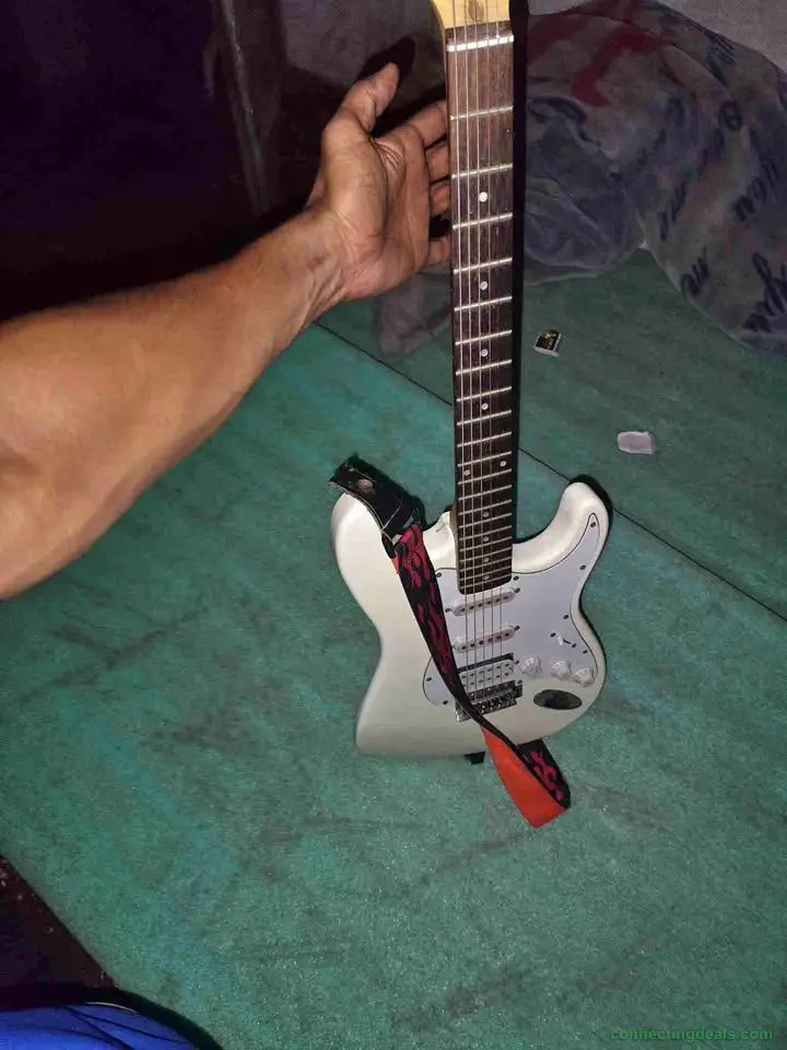 Electric guitar for sell
