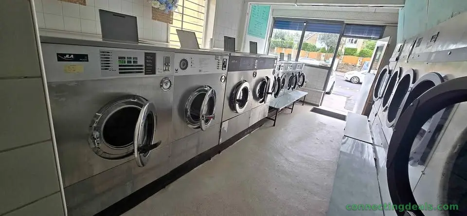 Commercial laundry machines - Image 1