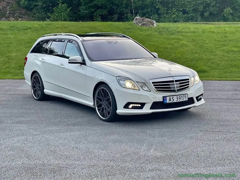 Mercedes 212 E350