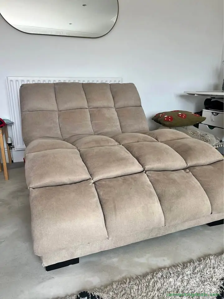 Lounge chair