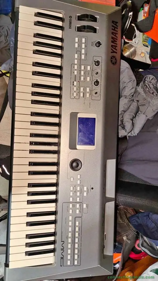. Yamaha MM6 Music Synthesizer Workstation –
