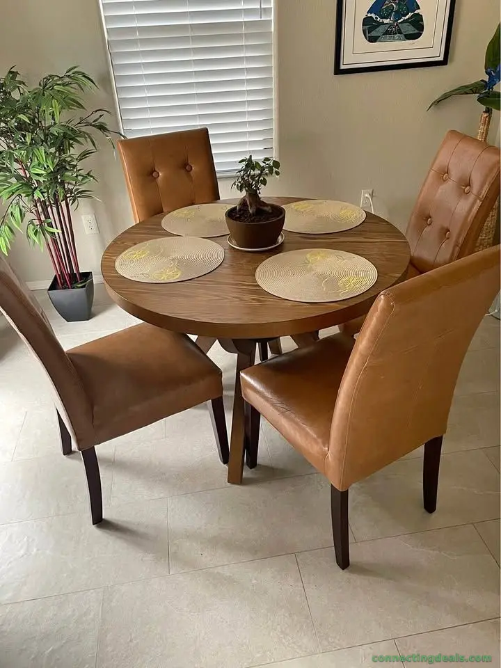 4 Dining Chairs