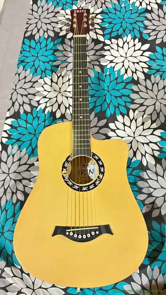 Irin guitar with trust rod new condition 10/10