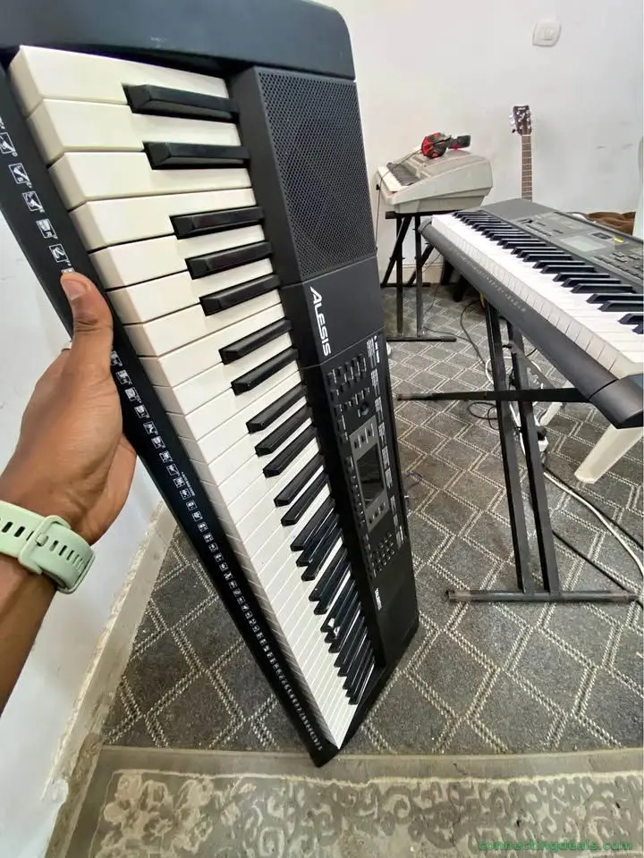 Alesis Talenet 61 key keyboard