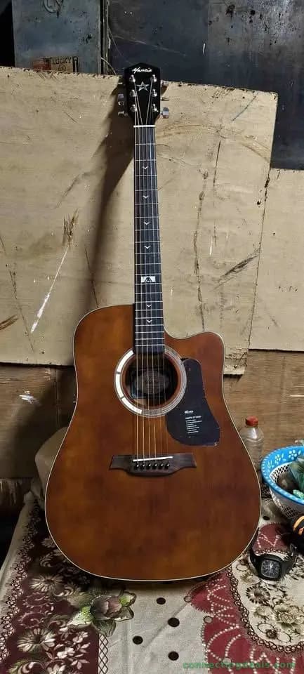 Marketplace – Hantic Acoustic Guitar – शानदार