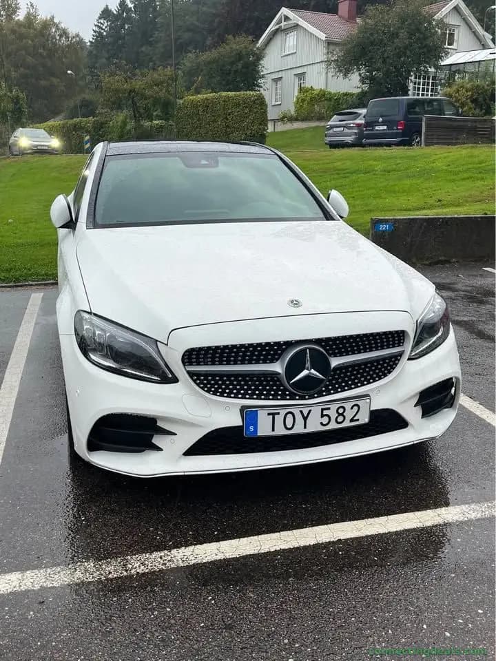 Marketplace – Mercedes Benz