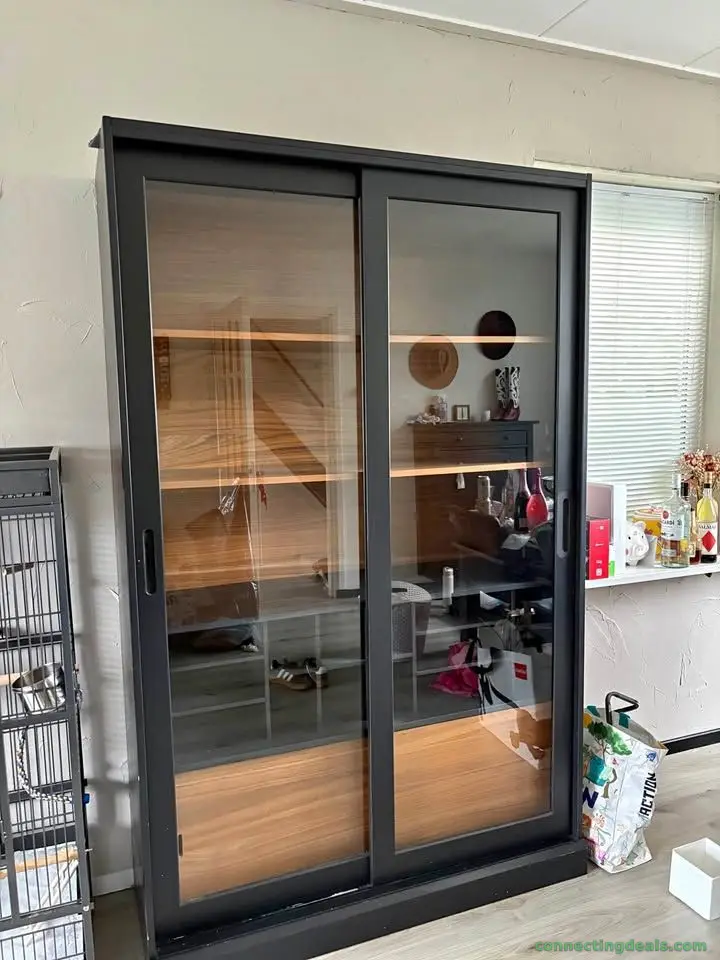 Houten vitrinekast
