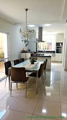 3 quartos 4 banheiros Casa