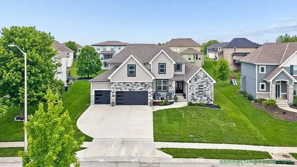 5 Beds 5 Baths House