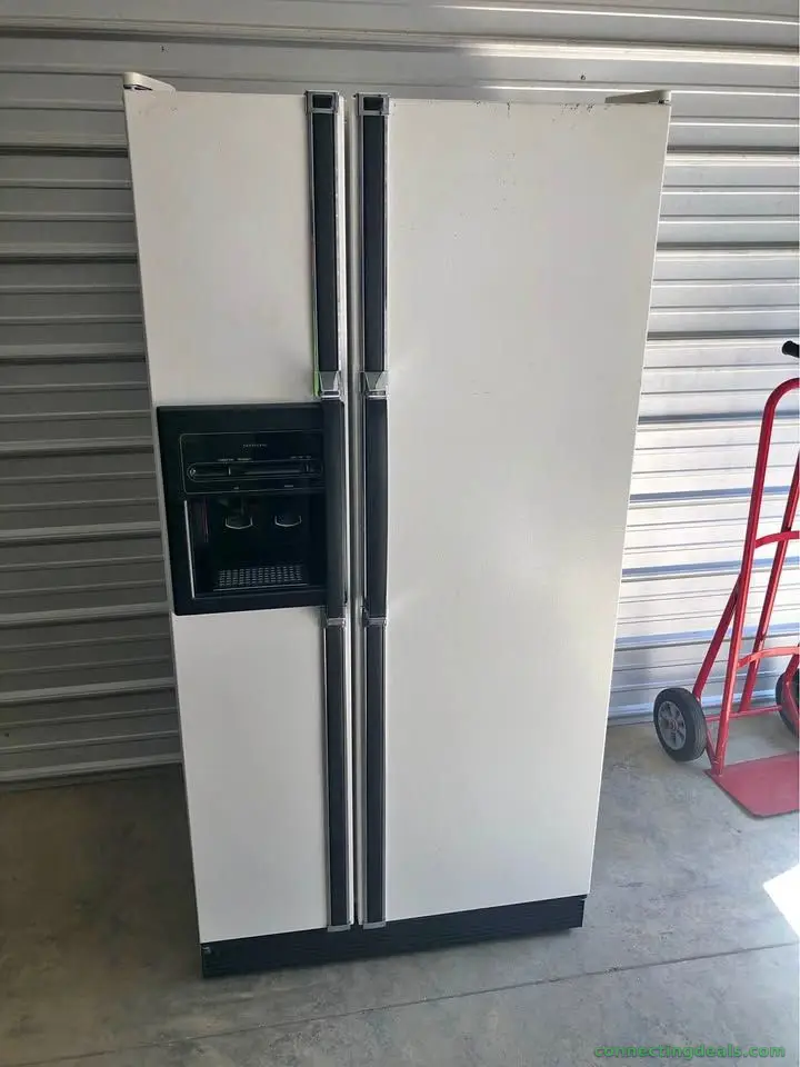 Kenmore White Side by Side Refrigerator/ Freezer
