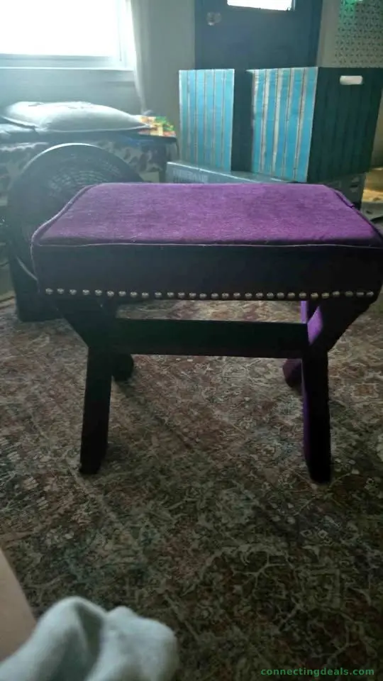 Purple small bench/seat