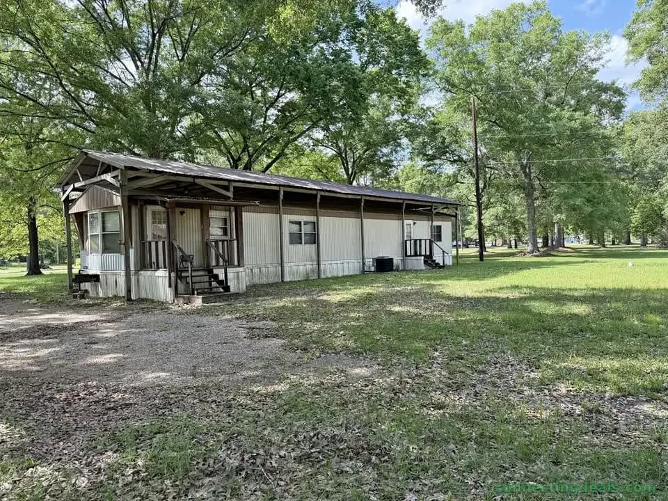 2 Beds 1 Bath Townhouse