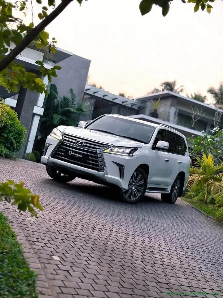 LEXUS LX 450d | 2017