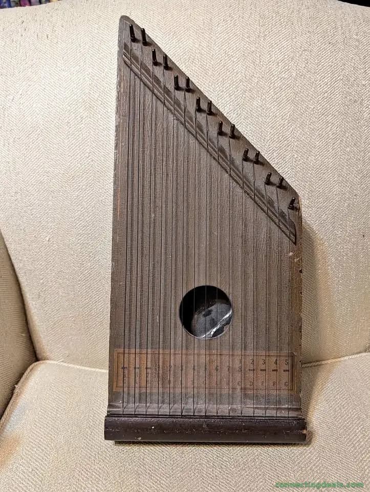 Antique/vintage chord zither string instrument
