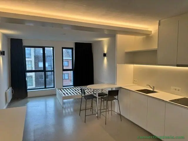 1 bed 1 bath Room only