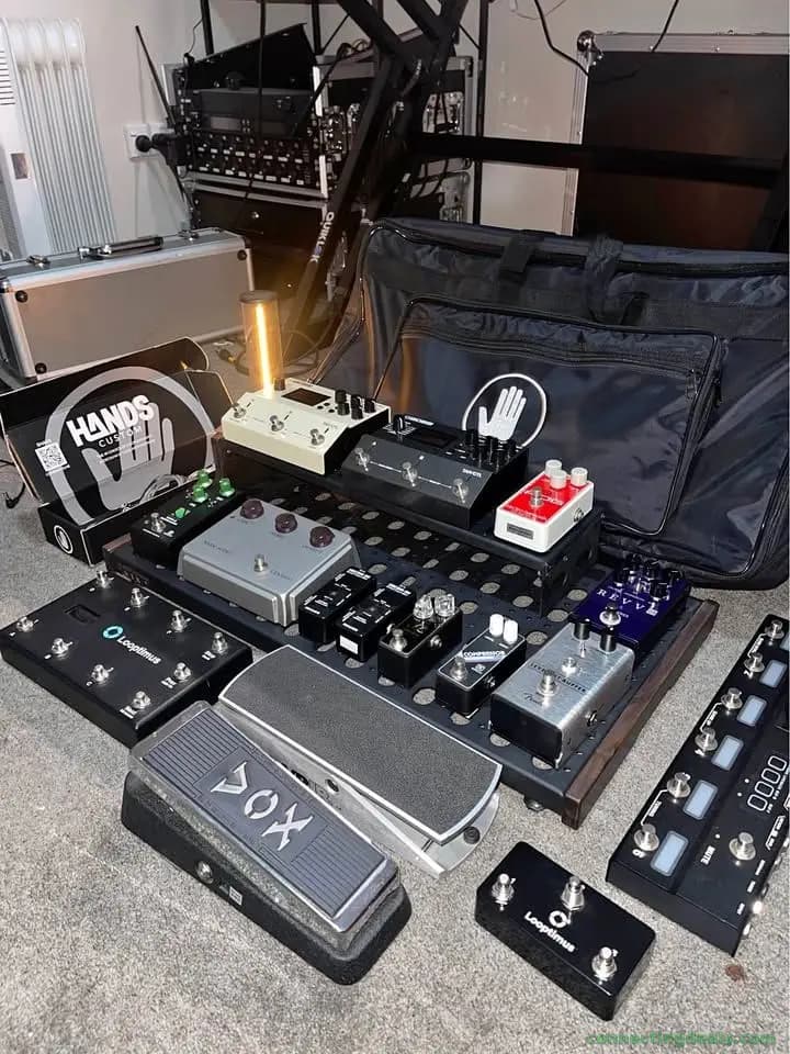 MASSIVE GUITAR GEAR CLEAR-OUT — NEED TO RAISE