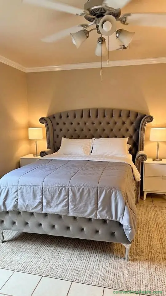 Bed (with mattress)