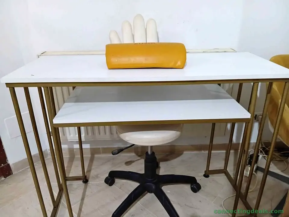 2 table manucures